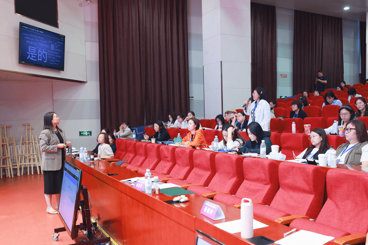 科技赋能读书会：一堂别开生面的家庭教育培训课